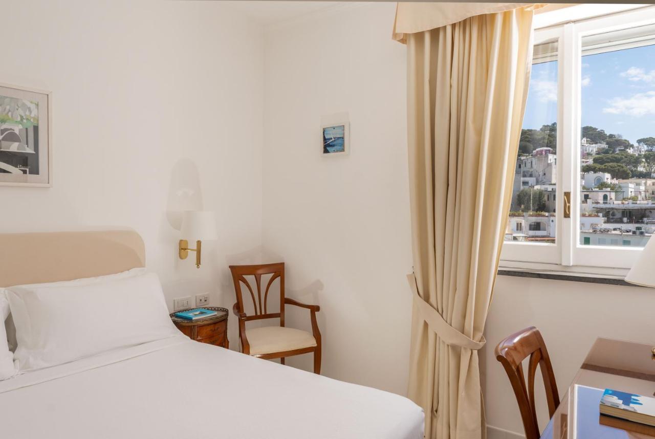 Hotel Syrene Capri Esterno foto