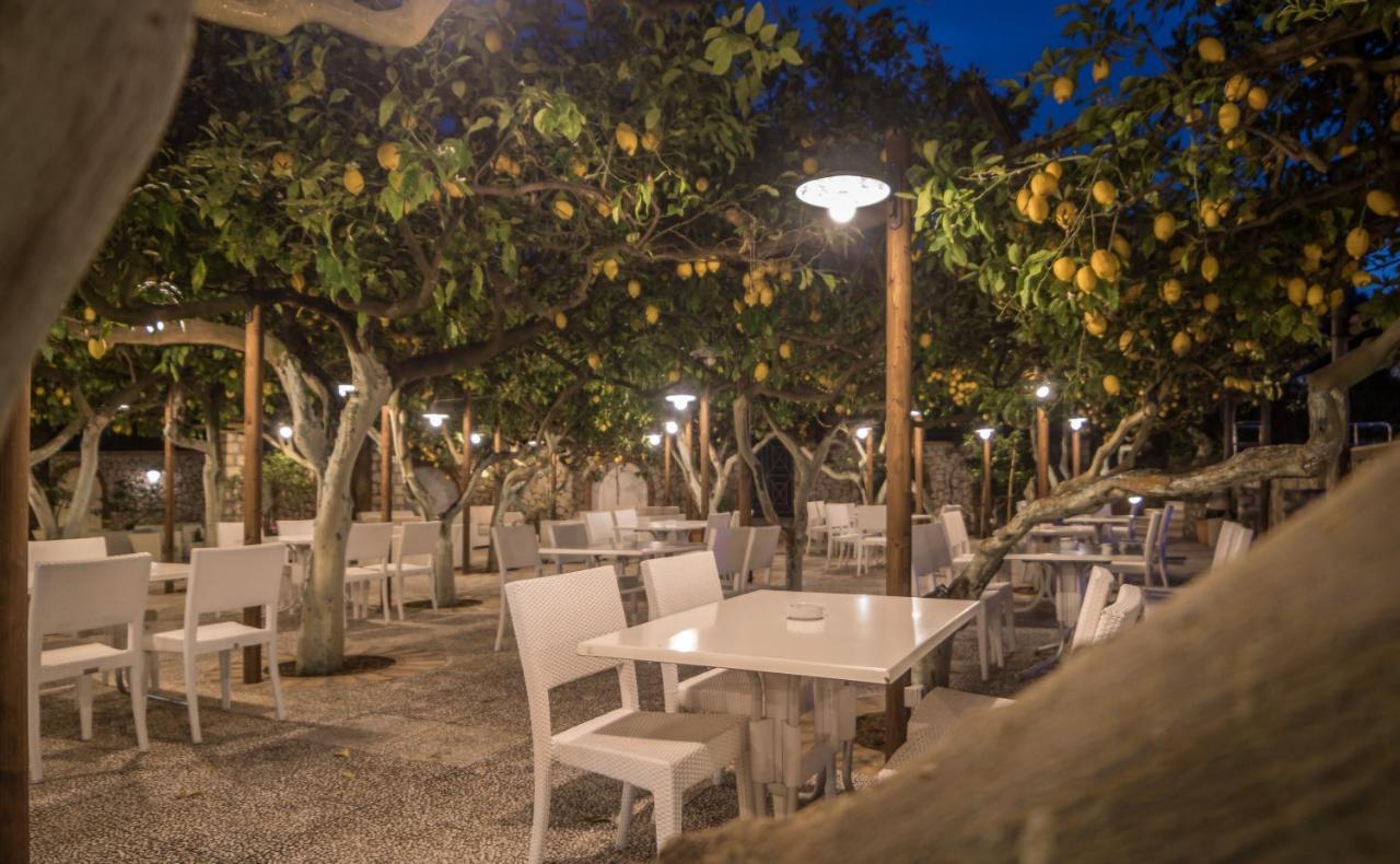 Hotel Syrene Capri Esterno foto